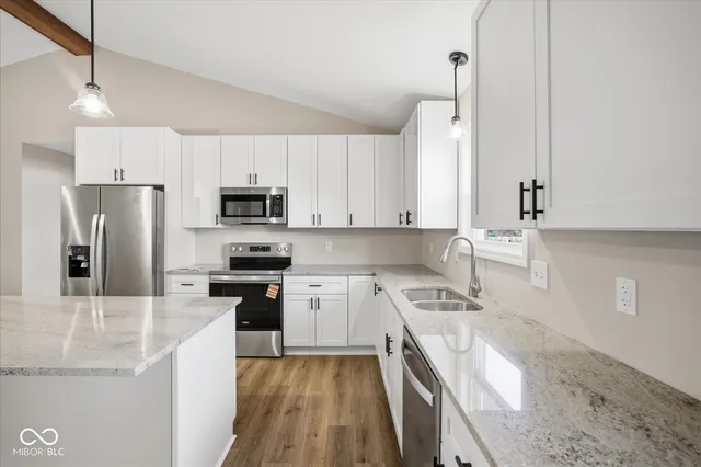 $304,900 | 1106 Summer Way Court, Shelbyville, IN 46176