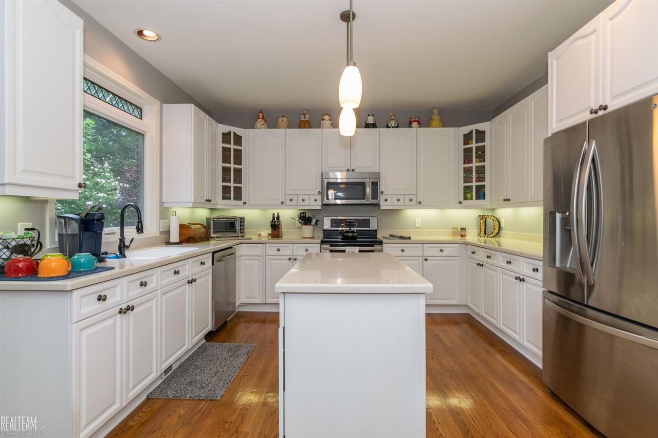 1052 Chesapeake Rochester Hills, MI 48307 - Photo 15 of 54