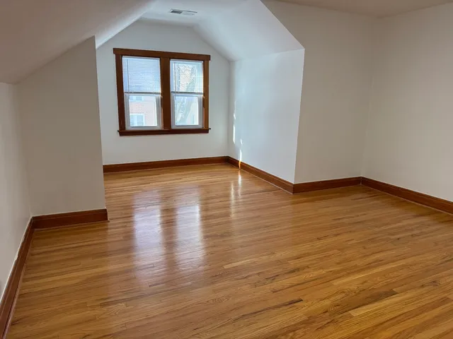 $1,200 | 5501 North Luna Avenue, Unit 2, Chicago, IL 60630