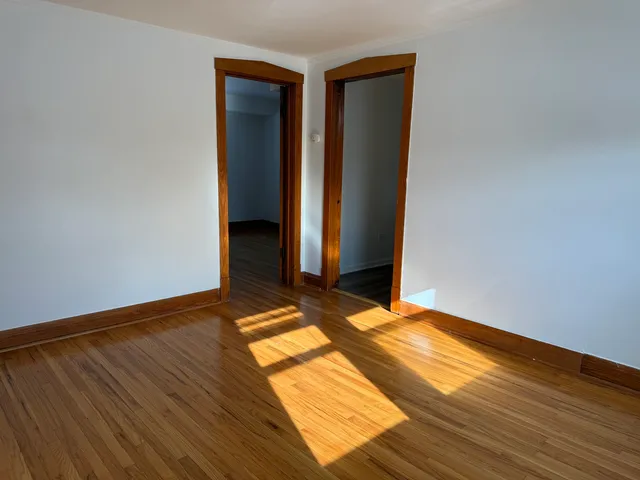 $1,200 | 5501 North Luna Avenue, Unit 2, Chicago, IL 60630