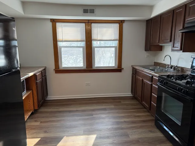 $1,200 | 5501 North Luna Avenue, Unit 2, Chicago, IL 60630