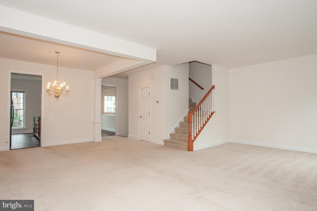 9287 Laurel Ridge Crossing Road Lorton, VA 22079 - Photo 13 of 30 Living Room