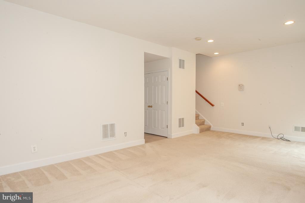 9287 Laurel Ridge Crossing Road Lorton, VA 22079 - Photo 27 of 30 Rec Room