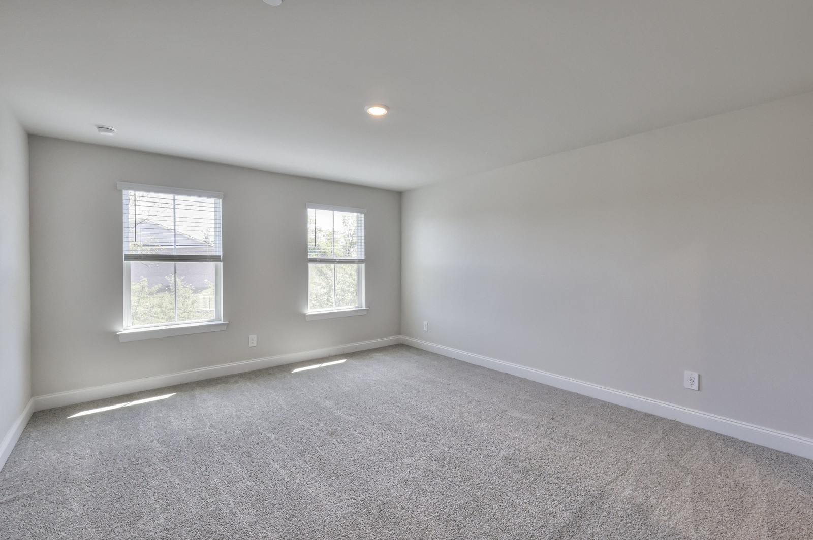 204 Douglas Bend Road, Unit 2203 Gallatin, TN 37066 - Photo 13 of 20 an empty room with windows