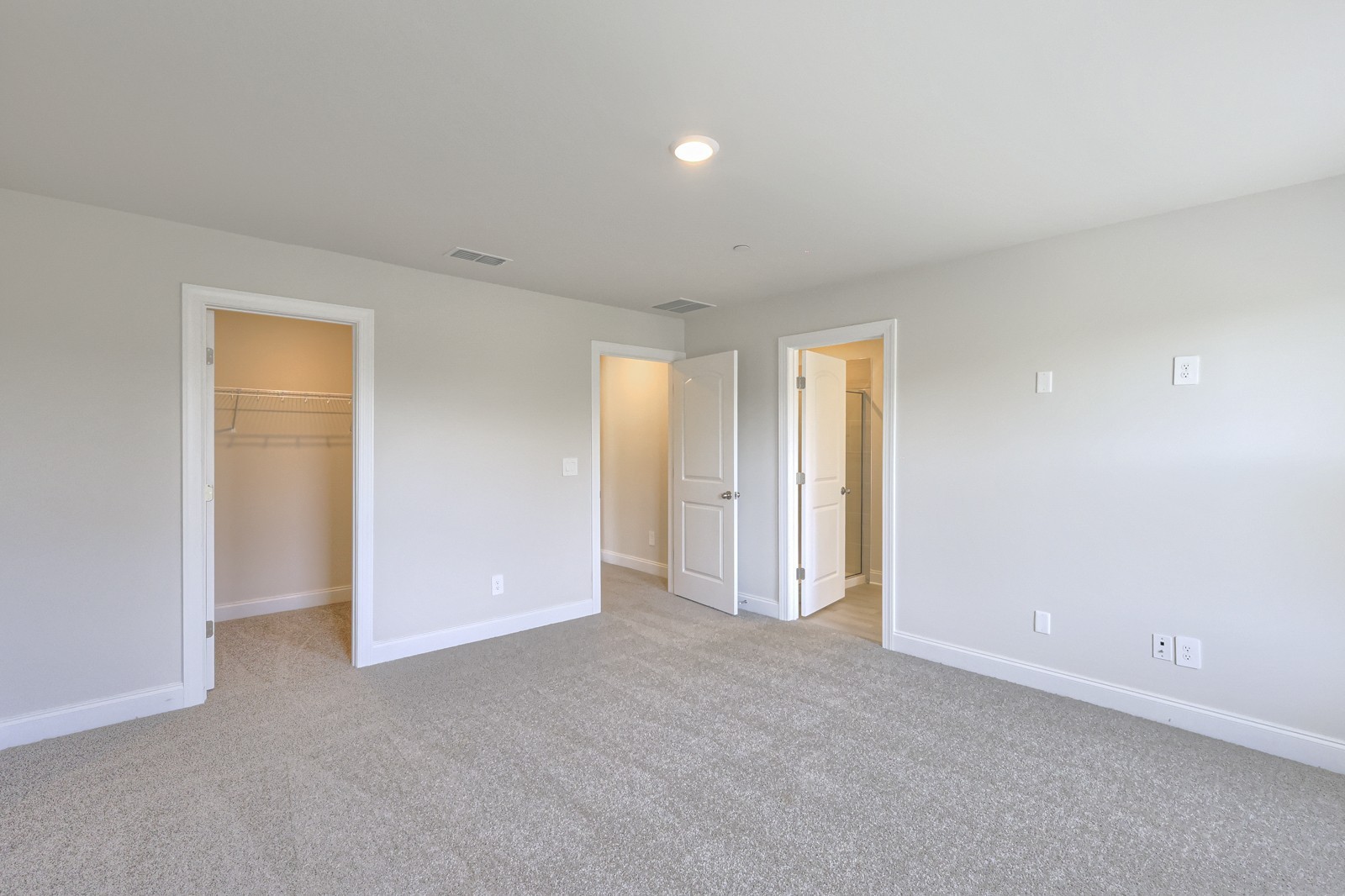 204 Douglas Bend Road, Unit 2203 Gallatin, TN 37066 - Photo 14 of 20 an empty room with closet area