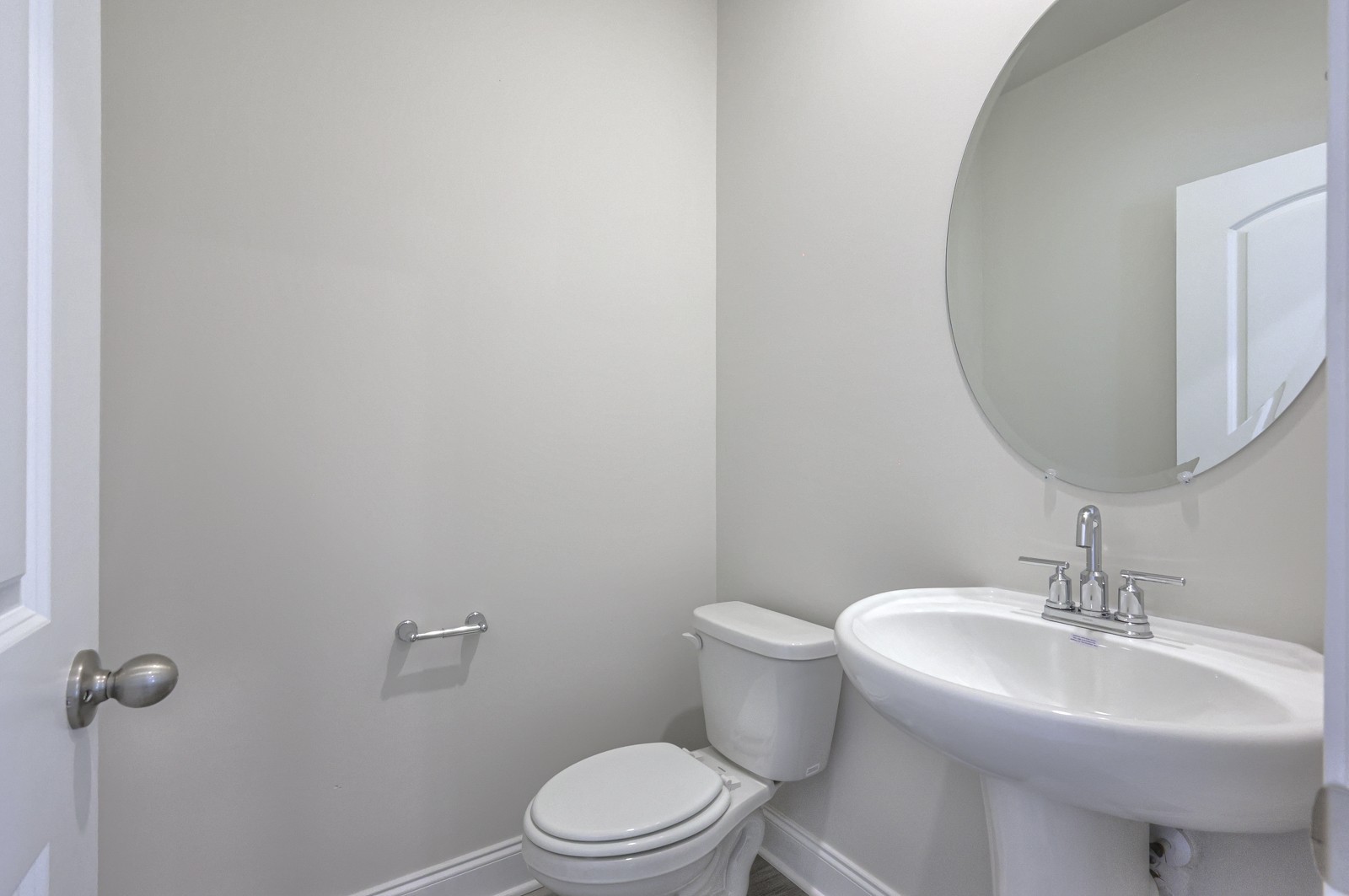 204 Douglas Bend Road, Unit 2203 Gallatin, TN 37066 - Photo 10 of 20 a bathroom with a sink a toilet and mirror