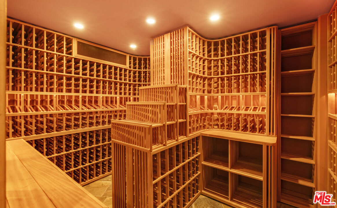 28899 Cliffside Drive Malibu, CA 90265 - Photo 36 of 53