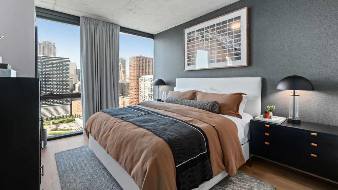 234 West Polk Street, Unit 3106 Chicago, IL 60607 - Photo 4 of 17 a bedroom with a bed and a window