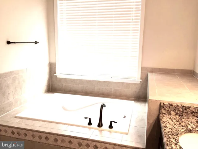 $3,800 | 19508 Front Street, Leesburg, VA 20176