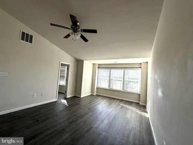 $3,800 | 19508 Front Street, Leesburg, VA 20176