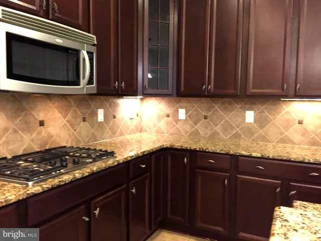 $3,800 | 19508 Front Street, Leesburg, VA 20176