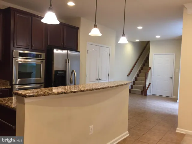 $3,800 | 19508 Front Street, Leesburg, VA 20176