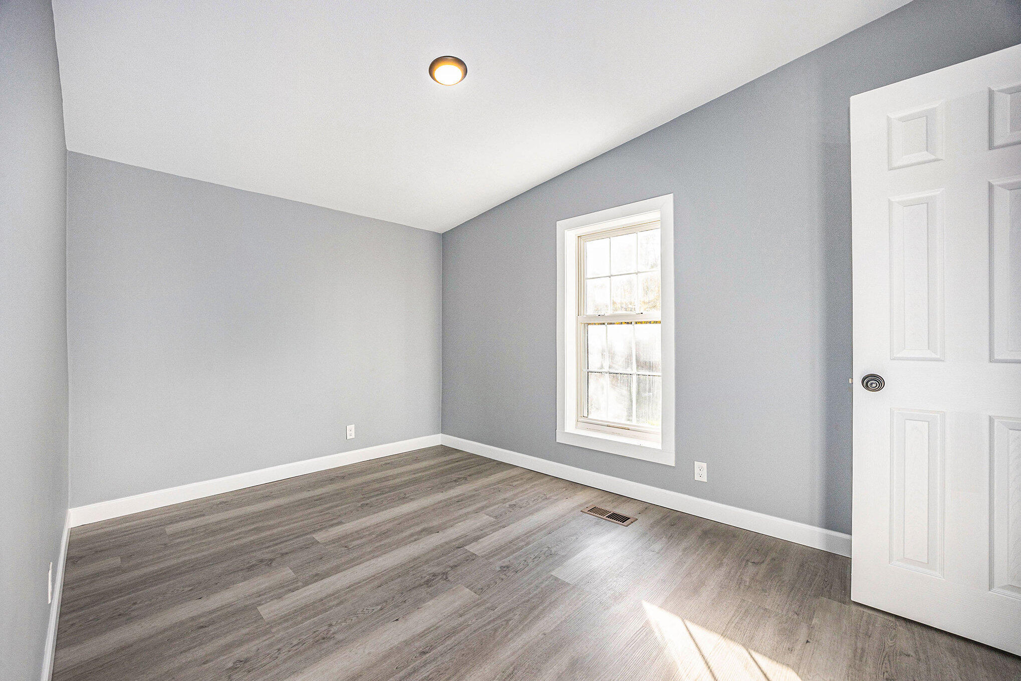 8680 16 Mile Road Northeast Cedar Springs, MI 49319 - Photo 6 of 35 2nd Bedroom