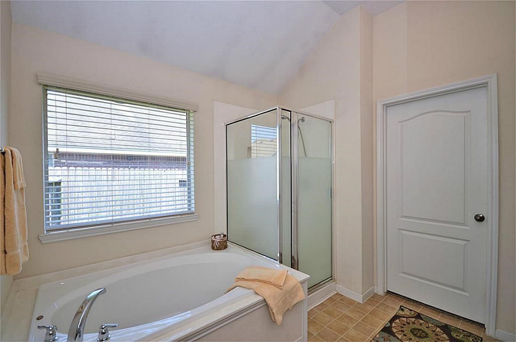 2608 Courtyard Lane Pearland, TX 77584 - Photo 10 of 19 Gallery Image 10