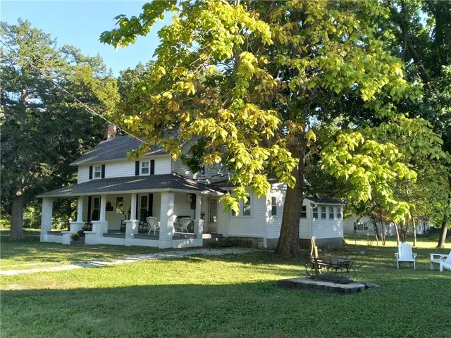 $199,000 | 324 West Walnut Street, Prescott, KS 66767