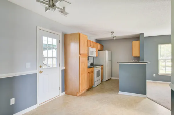 $2,045 | 222 Maypop Drive, Goose Creek, SC 29445