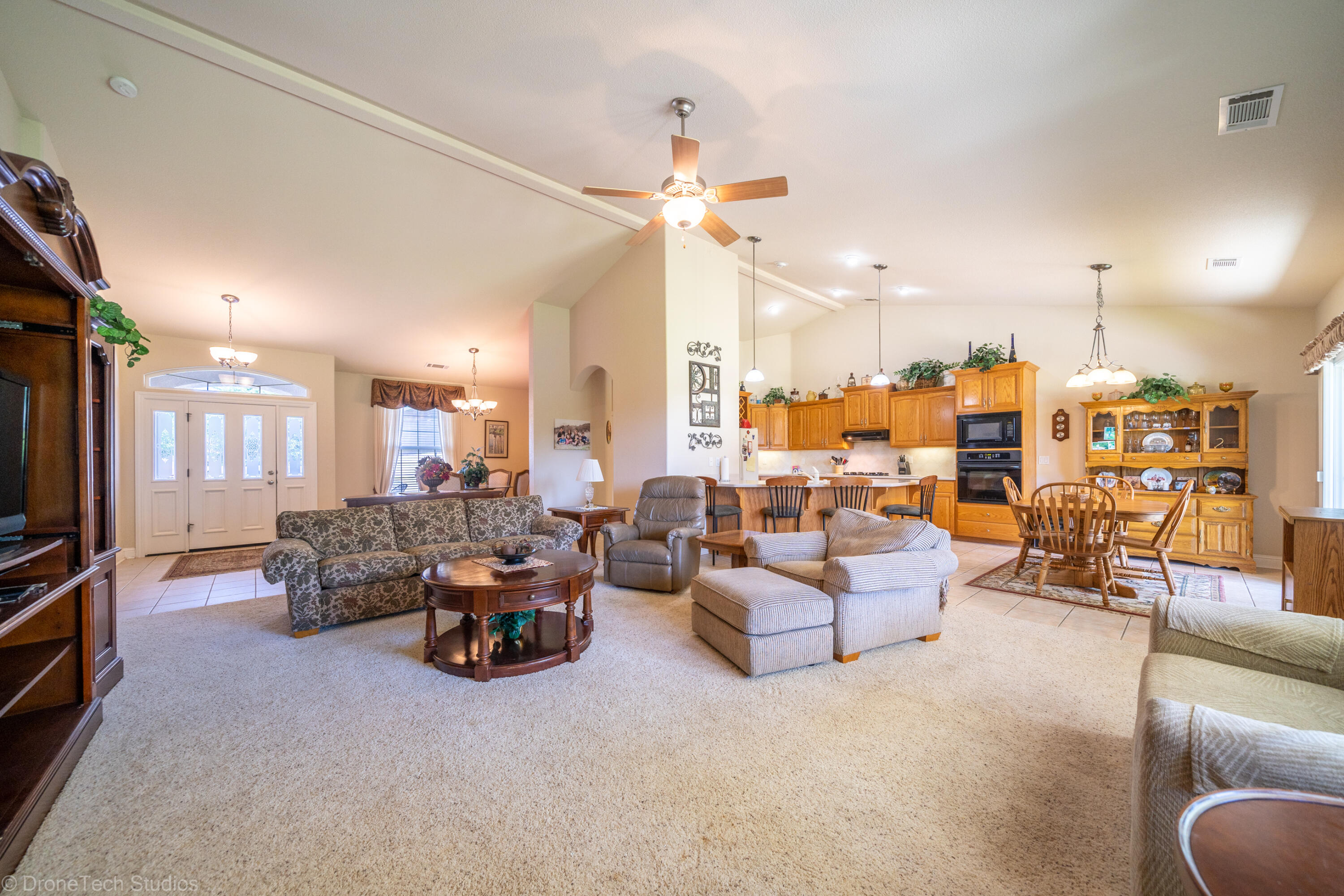 593 Centavo Way Redding, CA 96003 - Photo 15 of 49 593 Centavo Way-22
