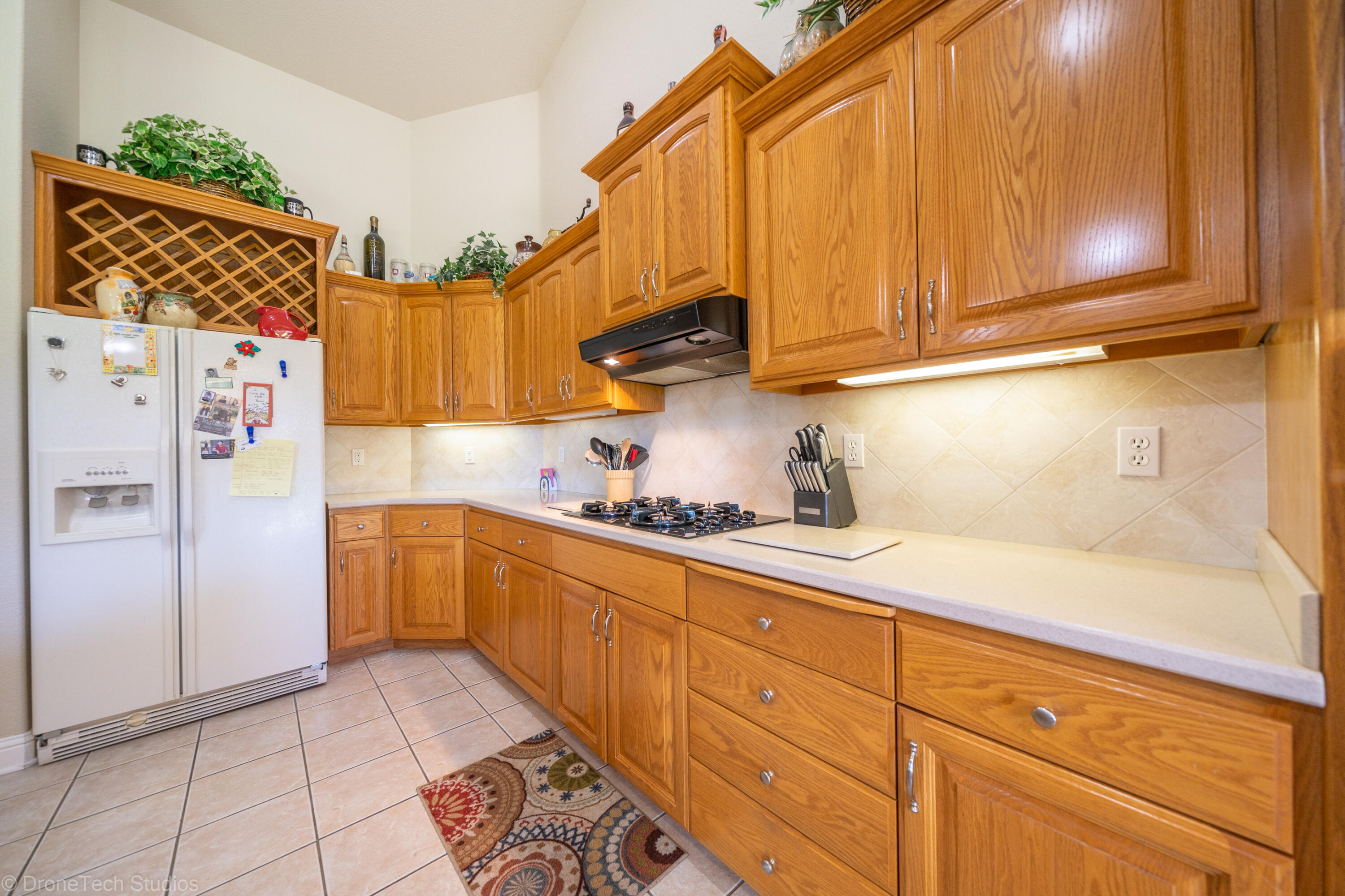 593 Centavo Way Redding, CA 96003 - Photo 21 of 49 593 Centavo Way-28