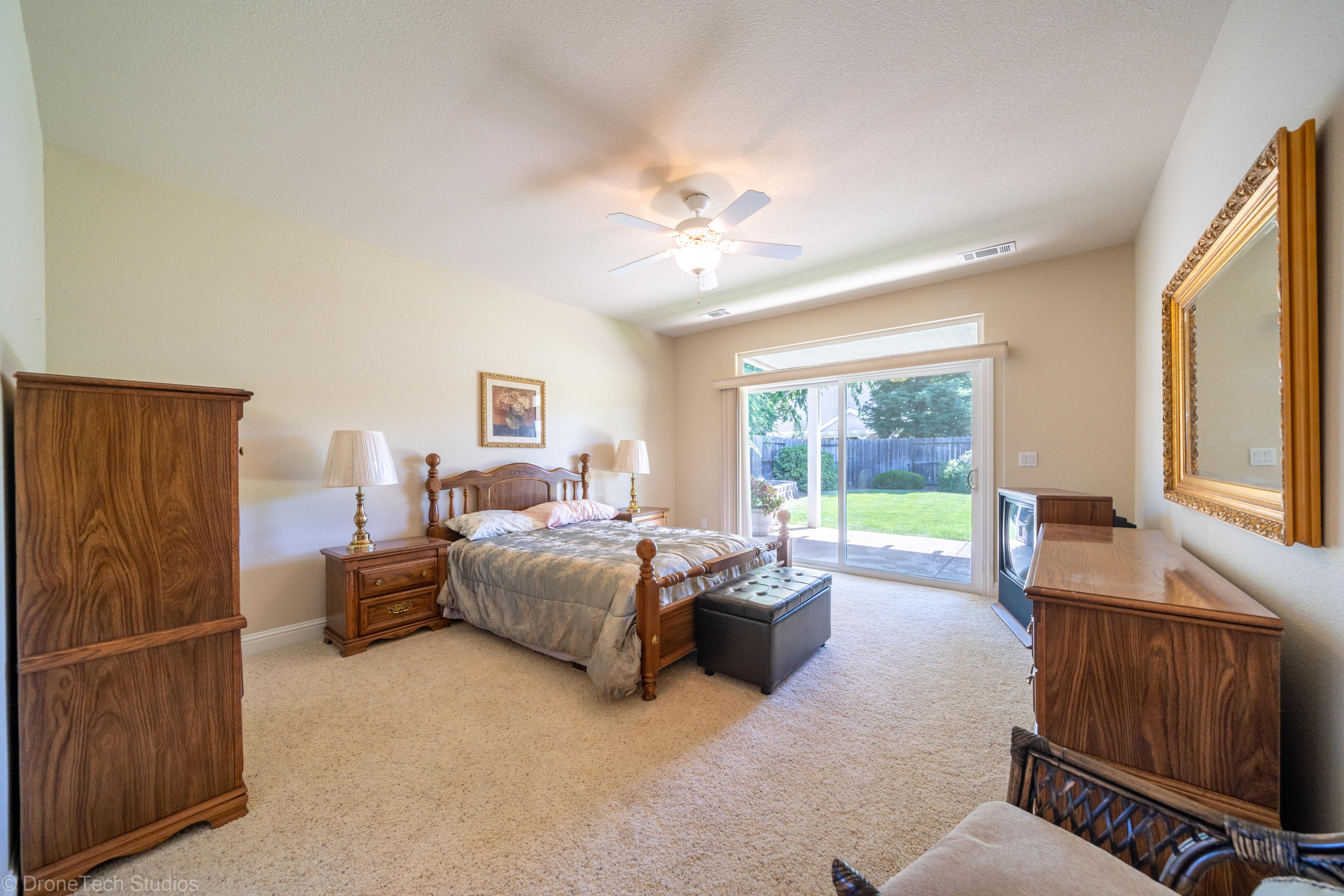 593 Centavo Way Redding, CA 96003 - Photo 24 of 49 593 Centavo Way-31