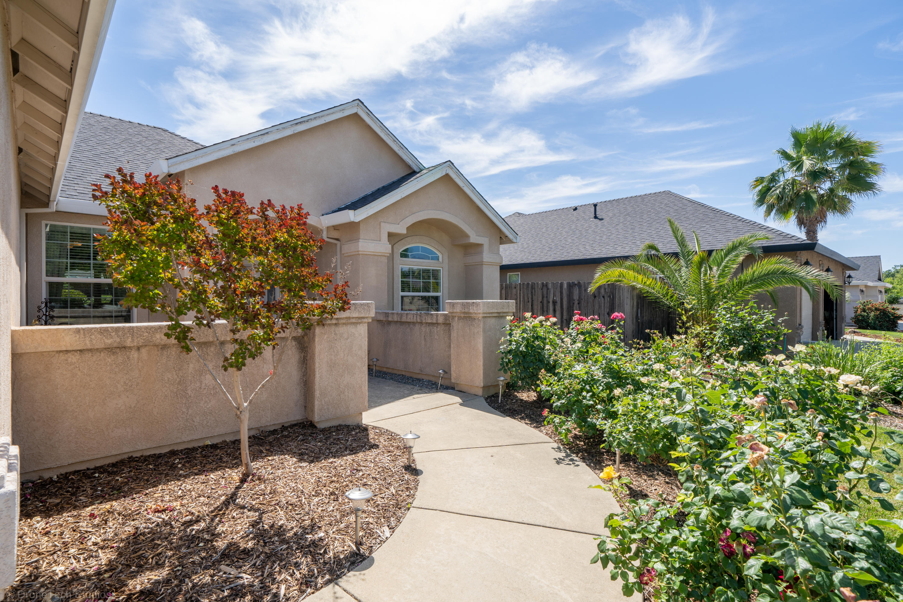 593 Centavo Way Redding, CA 96003 - Photo 4 of 49 593 Centavo Way-9