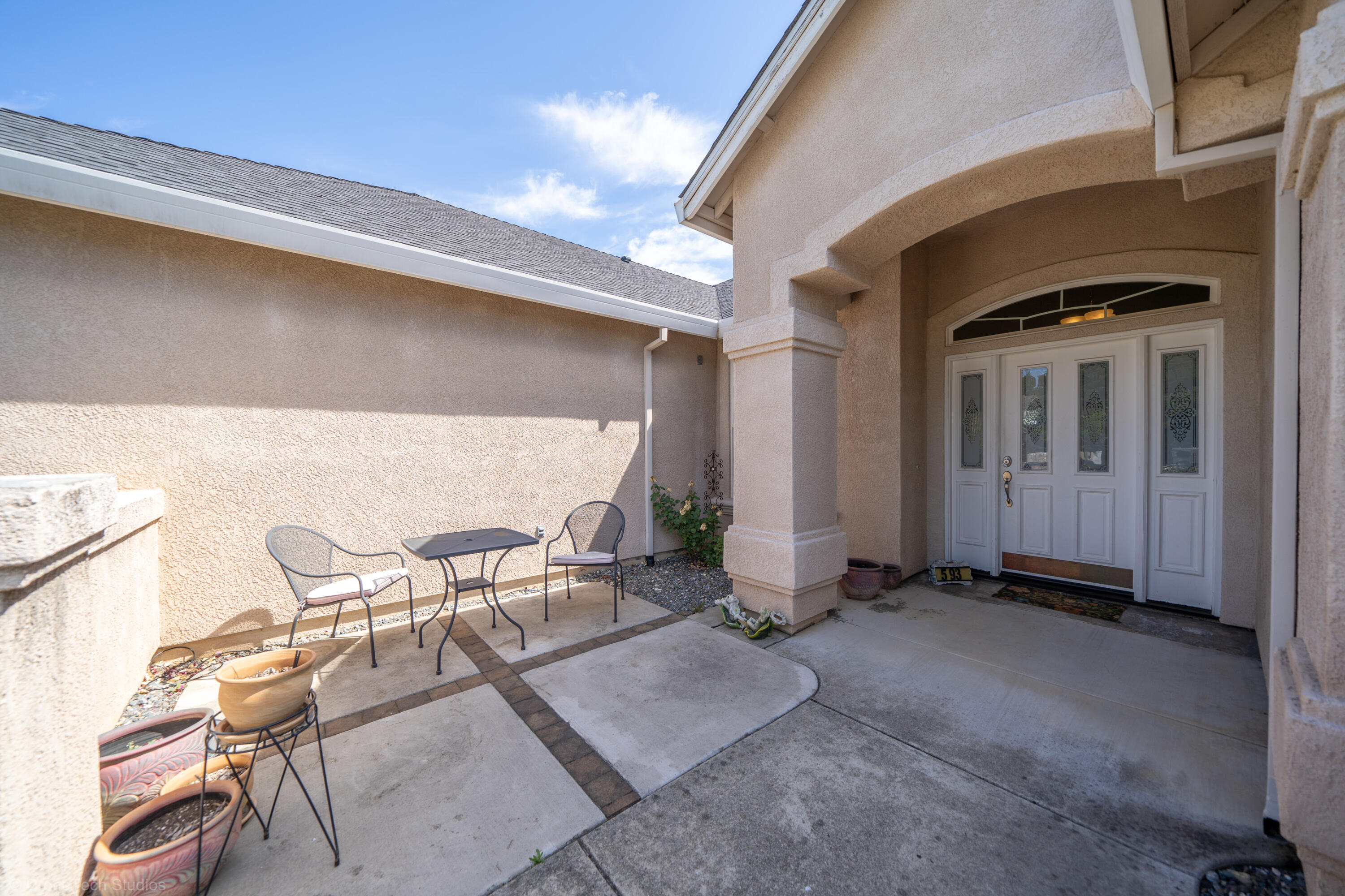 593 Centavo Way Redding, CA 96003 - Photo 5 of 49 593 Centavo Way-10