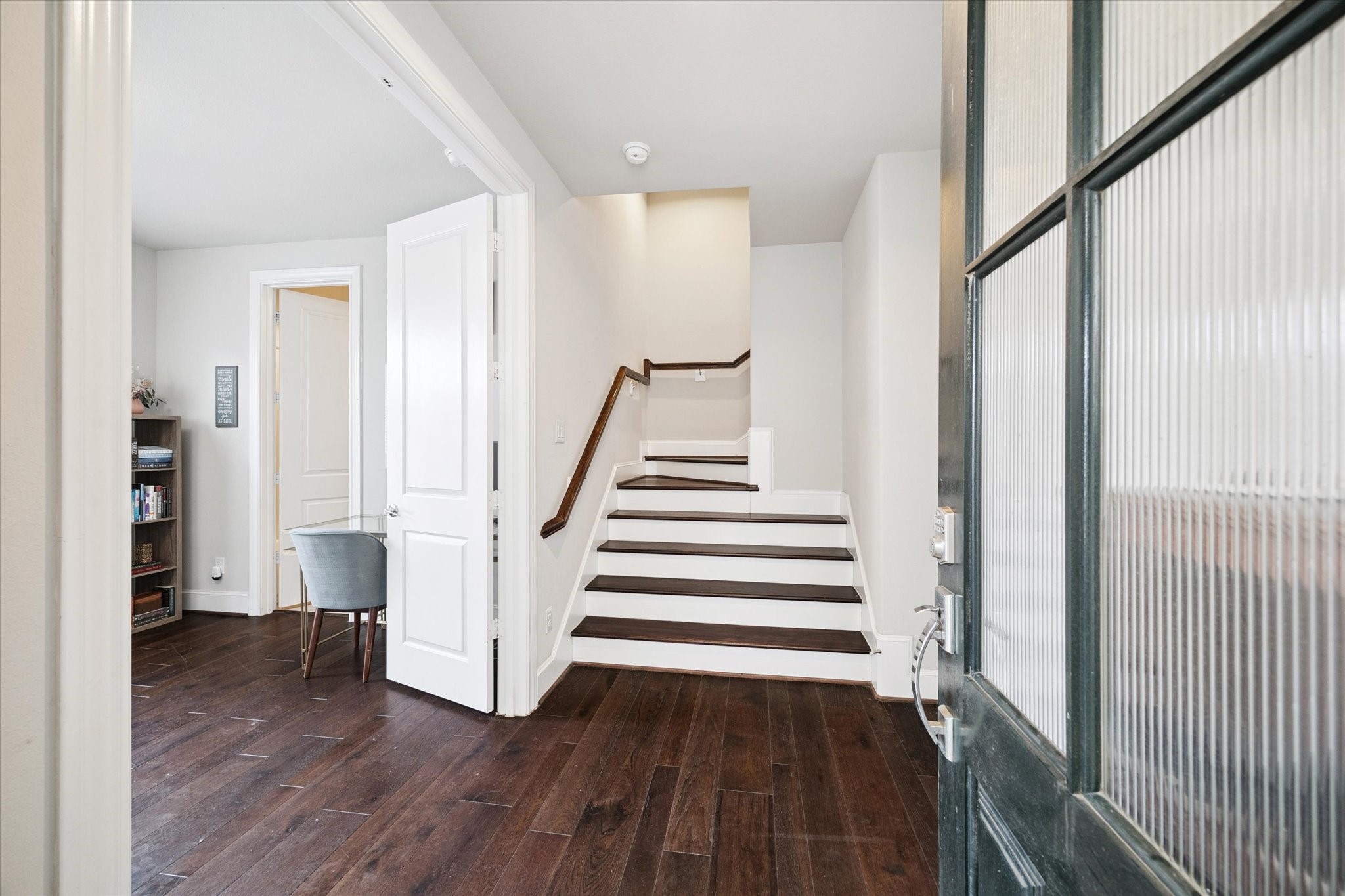 2006 Lou Ellen Lane, Unit H Houston, TX 77018 - Photo 3 of 42 a view of entryway with wooden floor and stairs