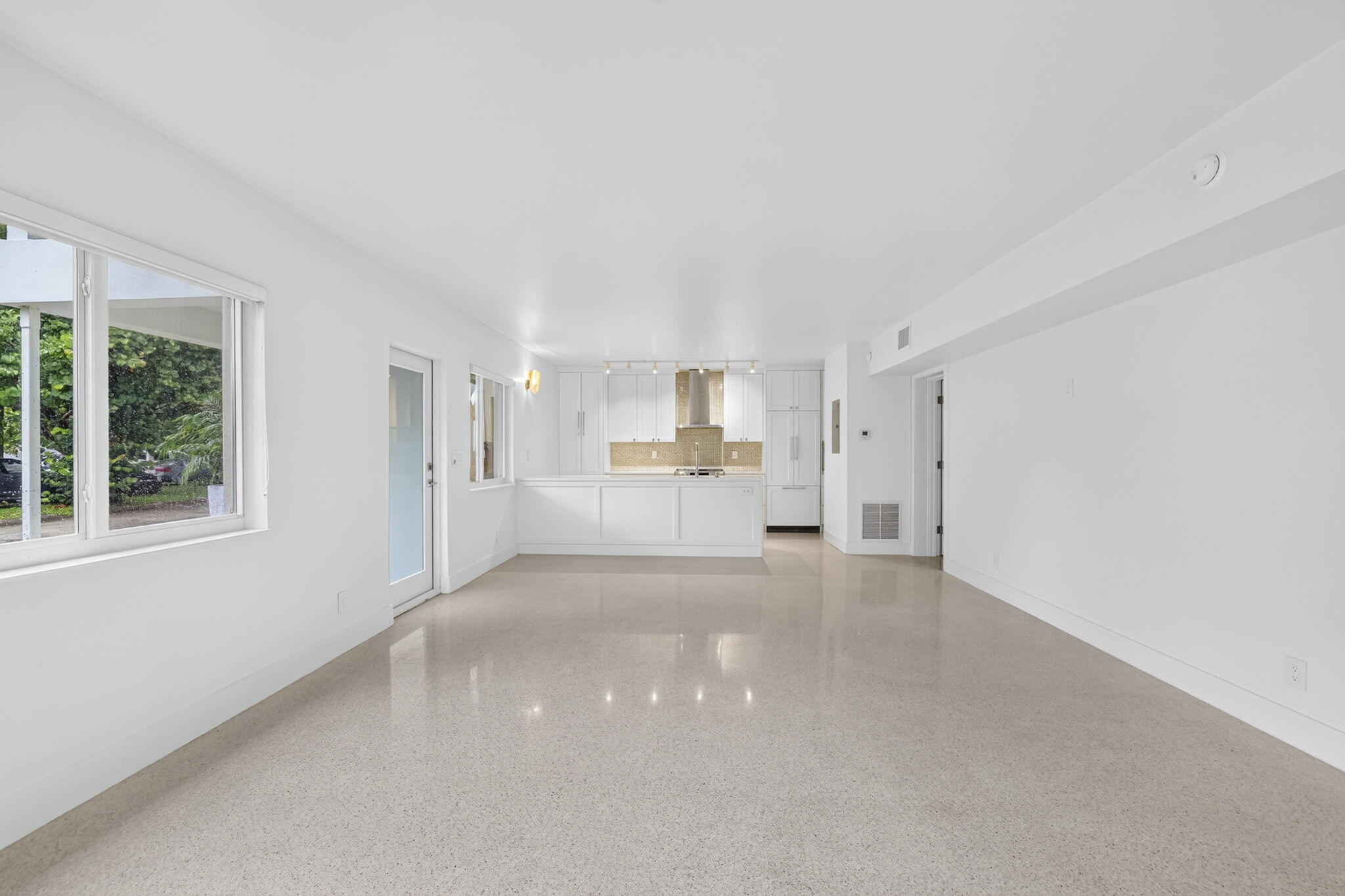 3216 Colony Club Road, Unit 4 Pompano Beach, FL 33062 - Photo 4 of 42 4-web-or-mls-8I8A6218