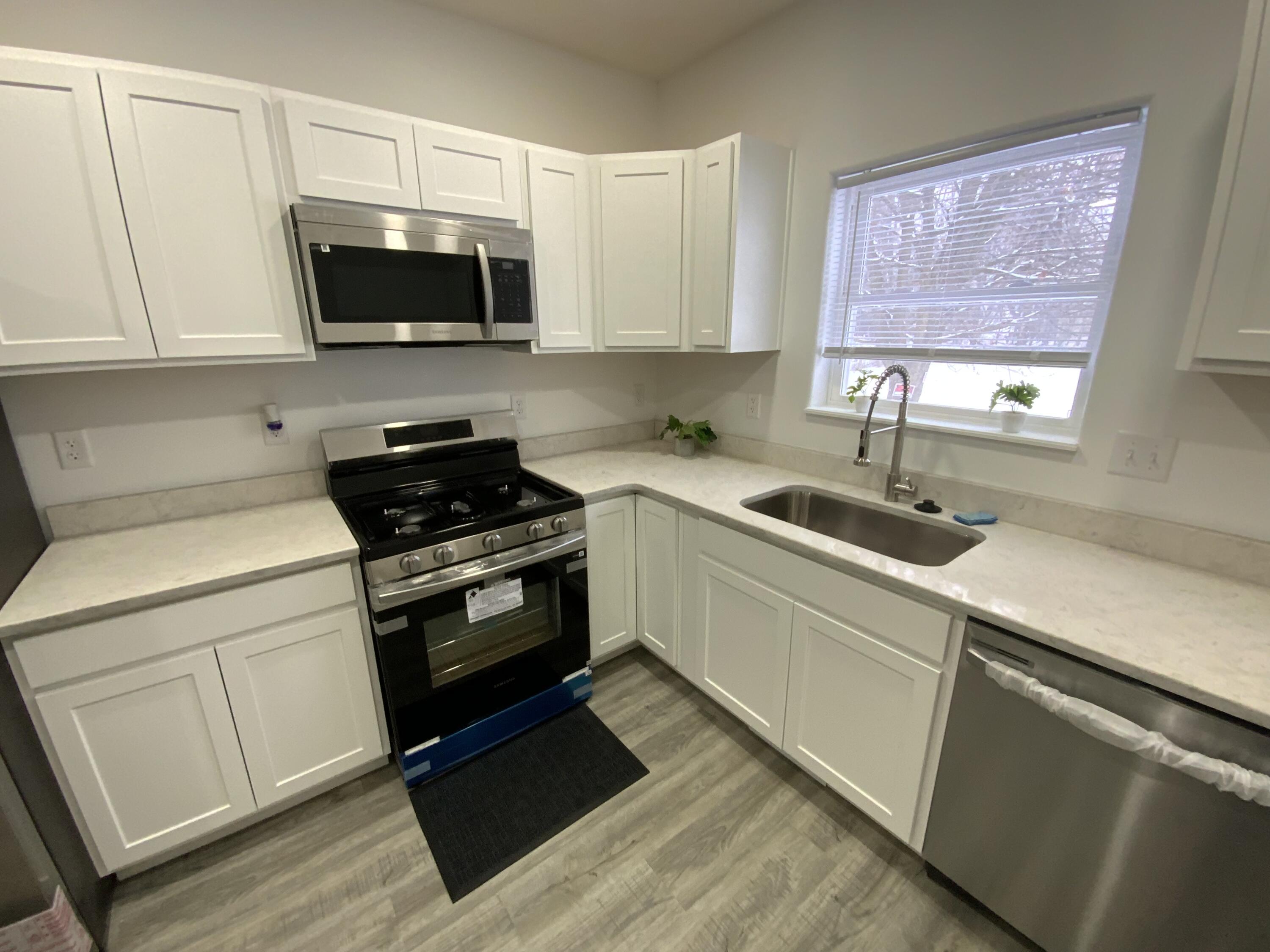 1156 Knapp Street Jackson, MI 49203 - Photo 5 of 13 IMG_1361