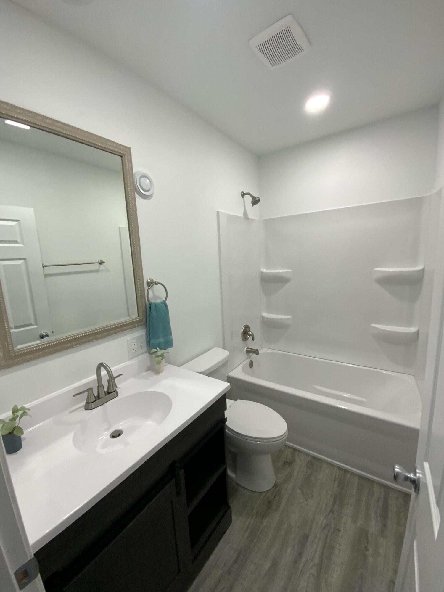 1156 Knapp Street Jackson, MI 49203 - Photo 6 of 13 IMG_1355