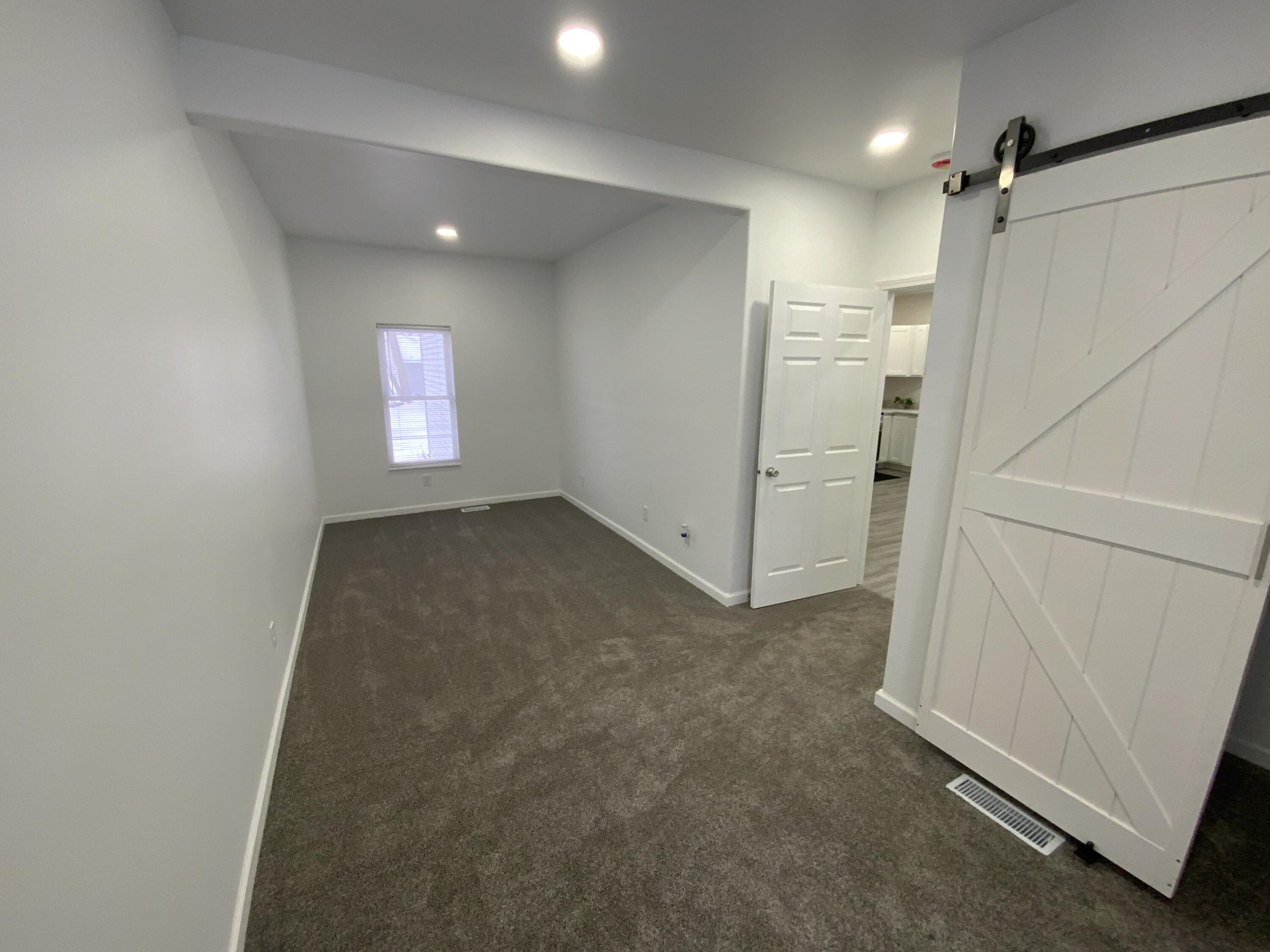 1156 Knapp Street Jackson, MI 49203 - Photo 10 of 13 IMG_1351