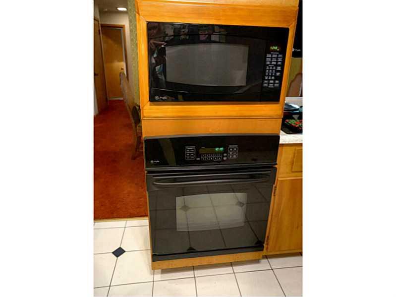 180 Jones Road Butler, PA 16002 - Photo 10 of 21 Kitchen. Convection oven - GE Profile. All appliances stay with home.