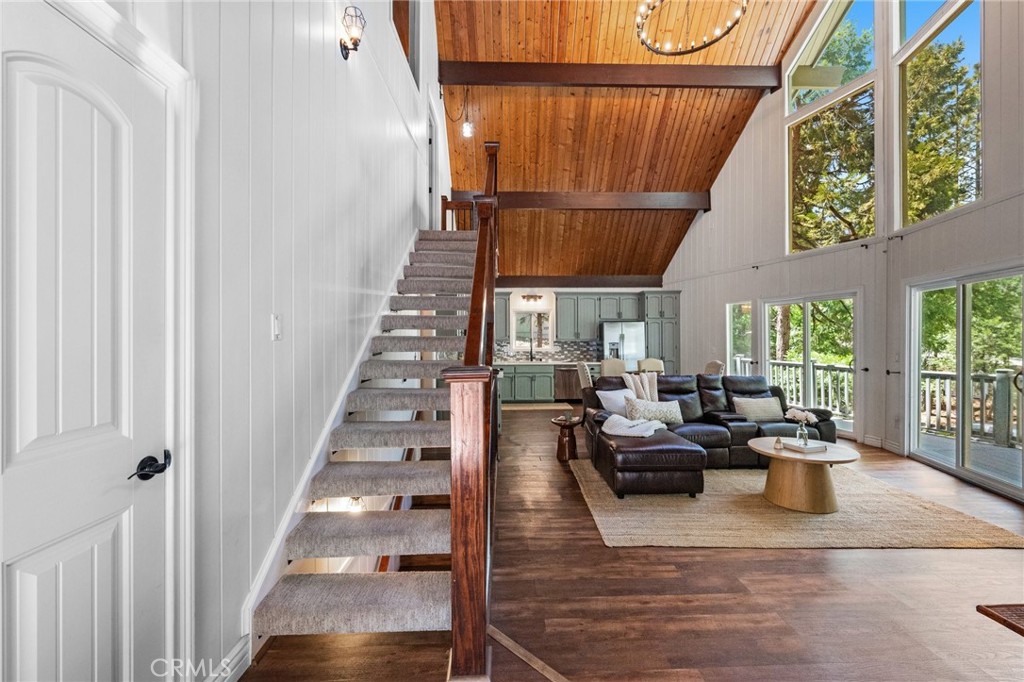635 Grass Valley Road Lake Arrowhead, CA 92352 - Photo 13 of 29
