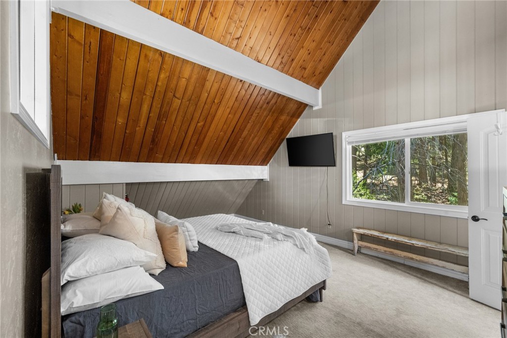 635 Grass Valley Road Lake Arrowhead, CA 92352 - Photo 15 of 29