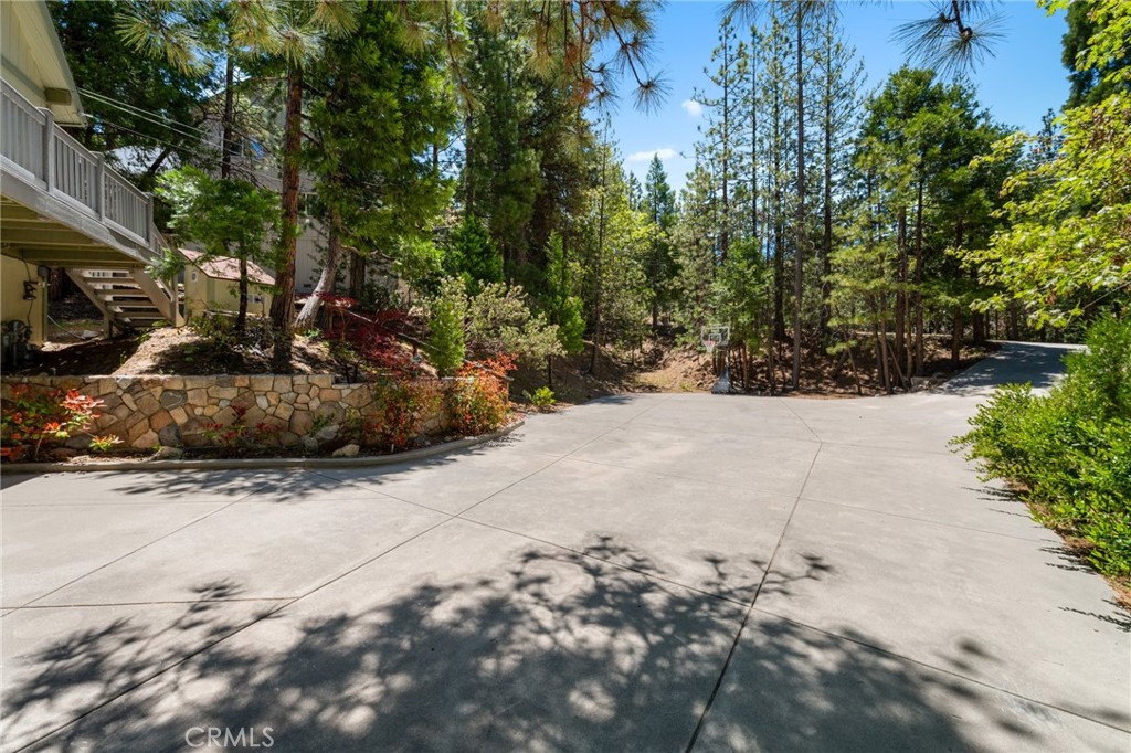 635 Grass Valley Road Lake Arrowhead, CA 92352 - Photo 28 of 29