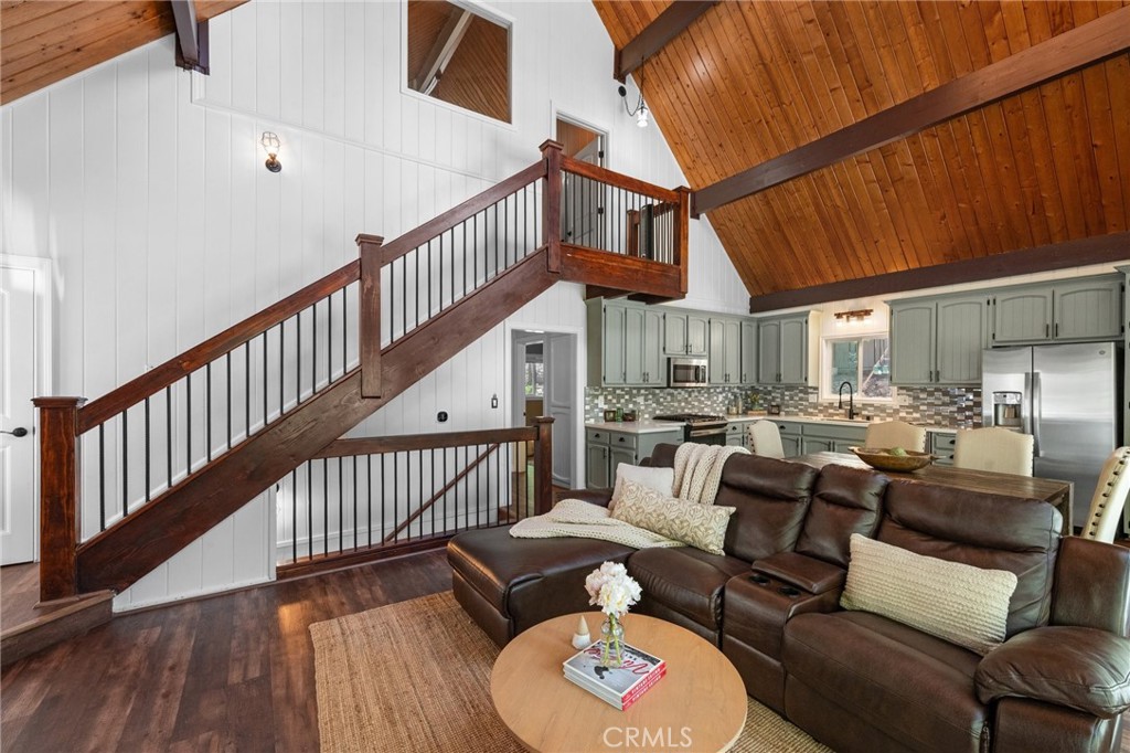 635 Grass Valley Road Lake Arrowhead, CA 92352 - Photo 7 of 29