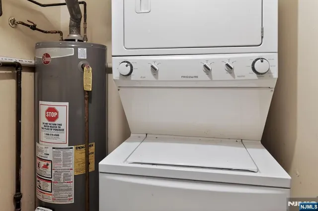 a close up view of a washer and dryer