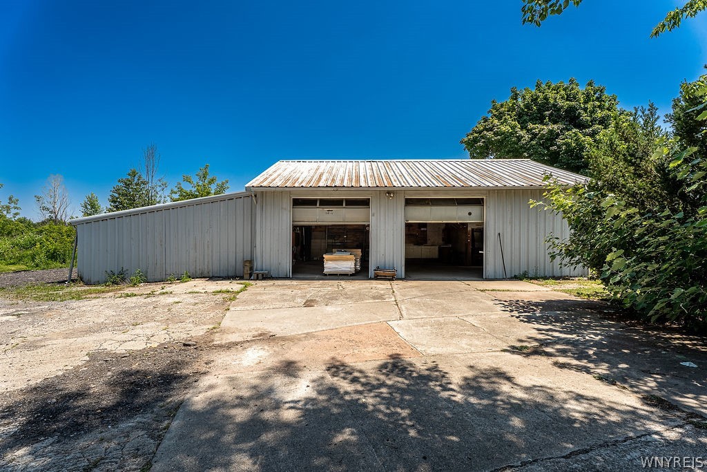 4015 Mapleton Road Wheatfield, NY 14120 - Photo 41 of 49 Back Garage View 1