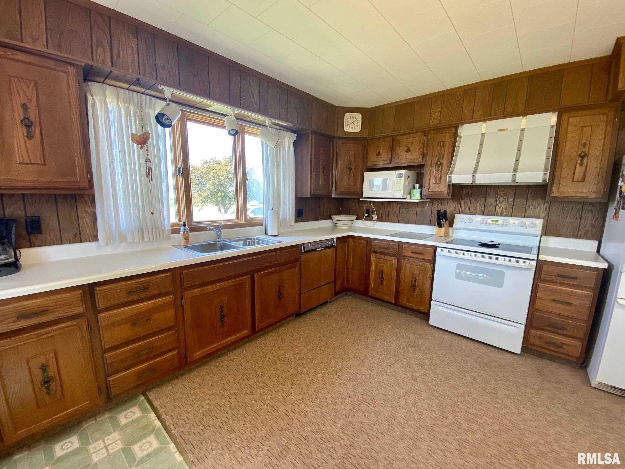 10694 Watts Road New Berlin, IL 62670 - Photo 9 of 25