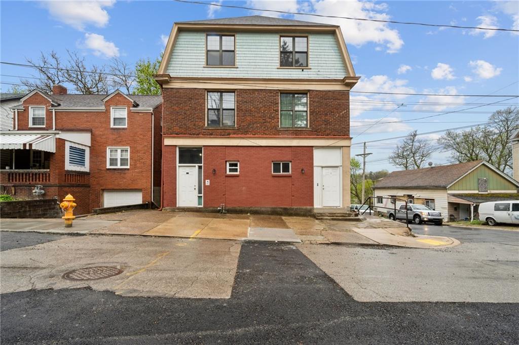 340 Rochelle Street Pittsburgh, PA 15210 - Photo 1 of 32 Opportunity knocks
