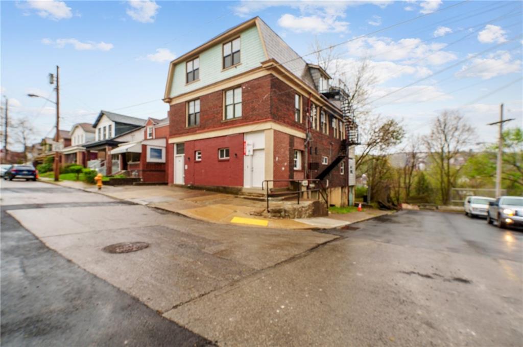 340 Rochelle Street Pittsburgh, PA 15210 - Photo 2 of 32 4 units