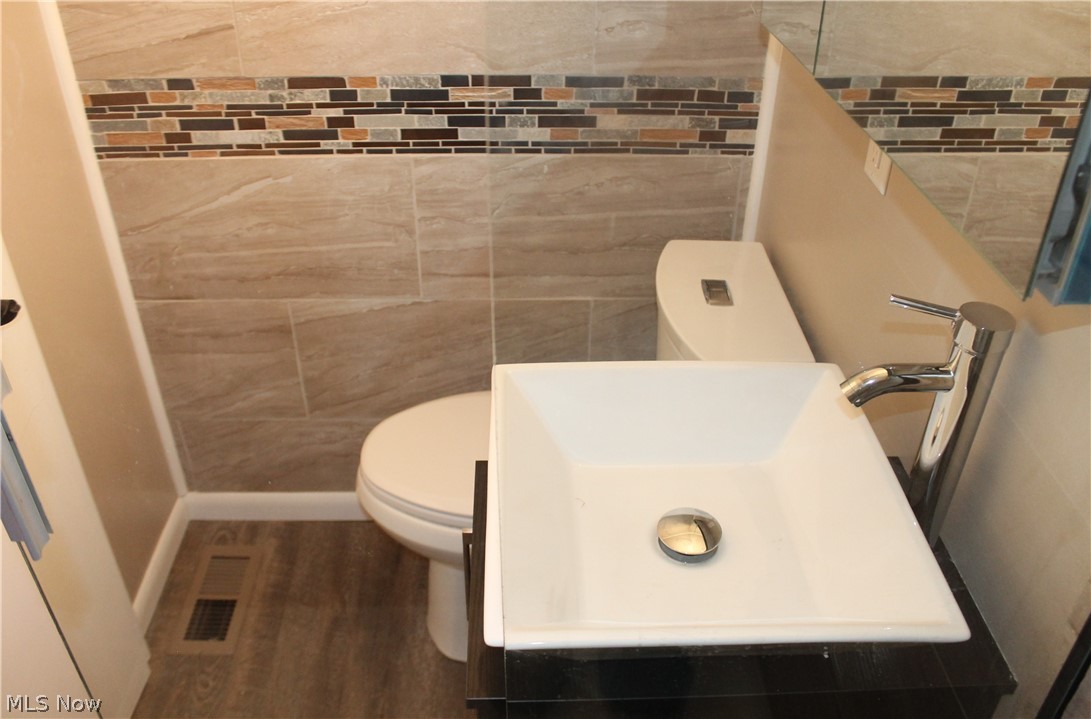 2813 Center Road Ashtabula, OH 44004 - Photo 29 of 35 Master Bath