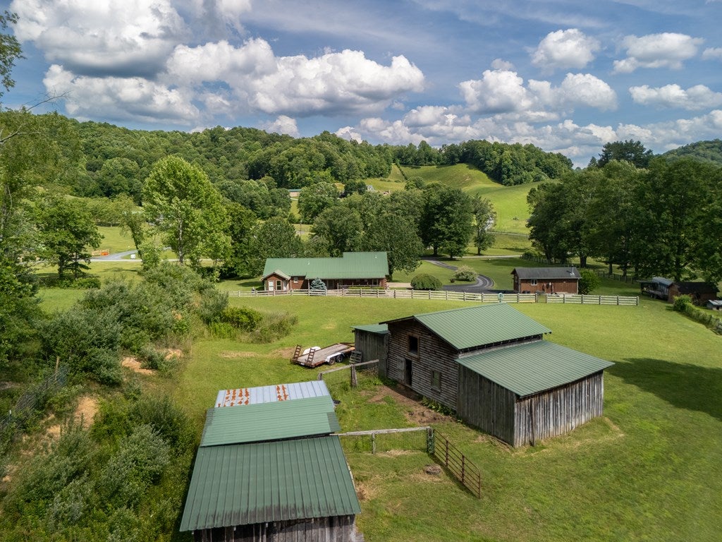 351 Hess Lively Road Mount Hope, WV 25880 - Photo 8 of 55 Gallery Image 8