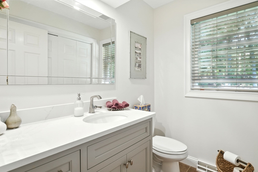 34 Hawks Circle Westfield, MA 01085 - Photo 11 of 38