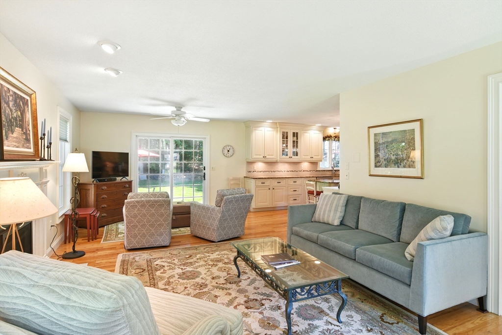 34 Hawks Circle Westfield, MA 01085 - Photo 17 of 38