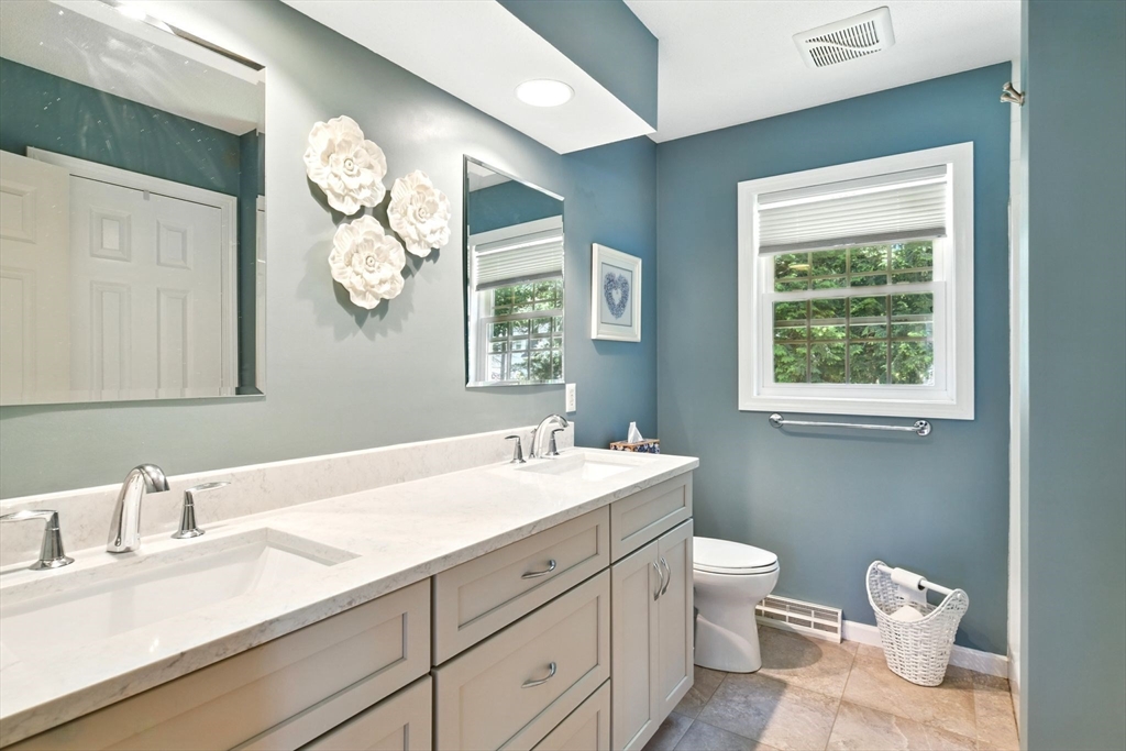 34 Hawks Circle Westfield, MA 01085 - Photo 24 of 38