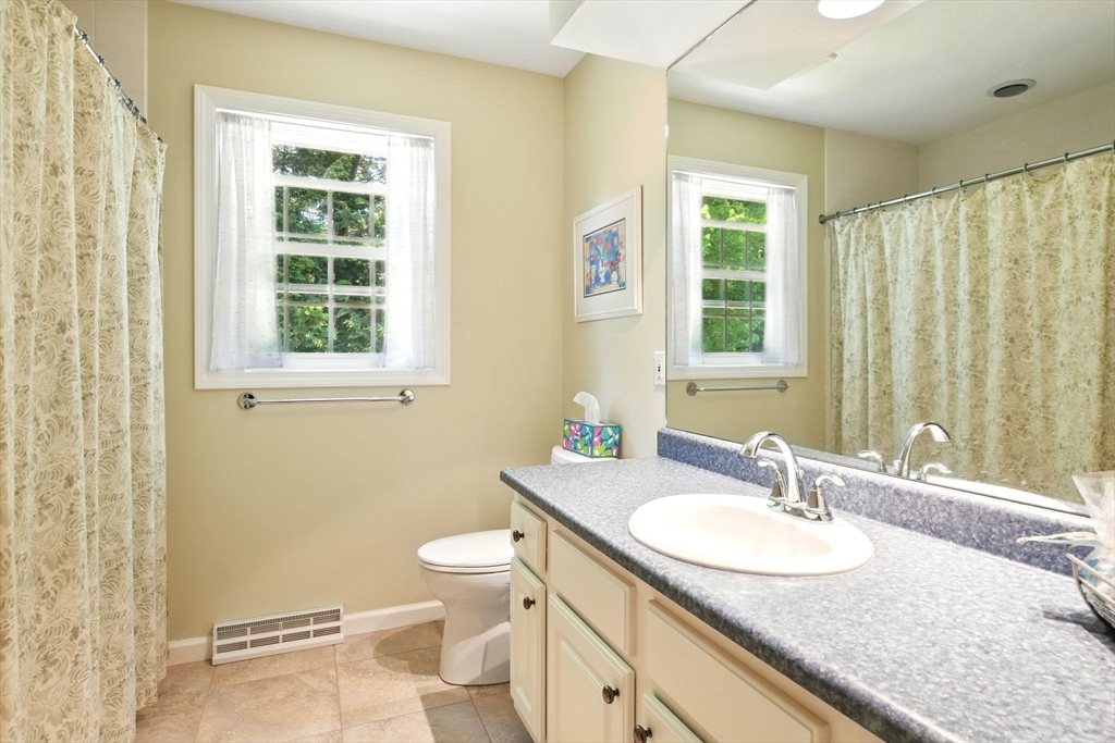 34 Hawks Circle Westfield, MA 01085 - Photo 28 of 38