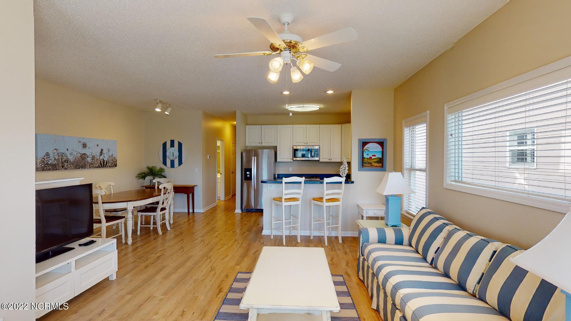 409 27th Street, Unit A Sunset Beach, NC 28468 - Photo 4 of 37 Great Space