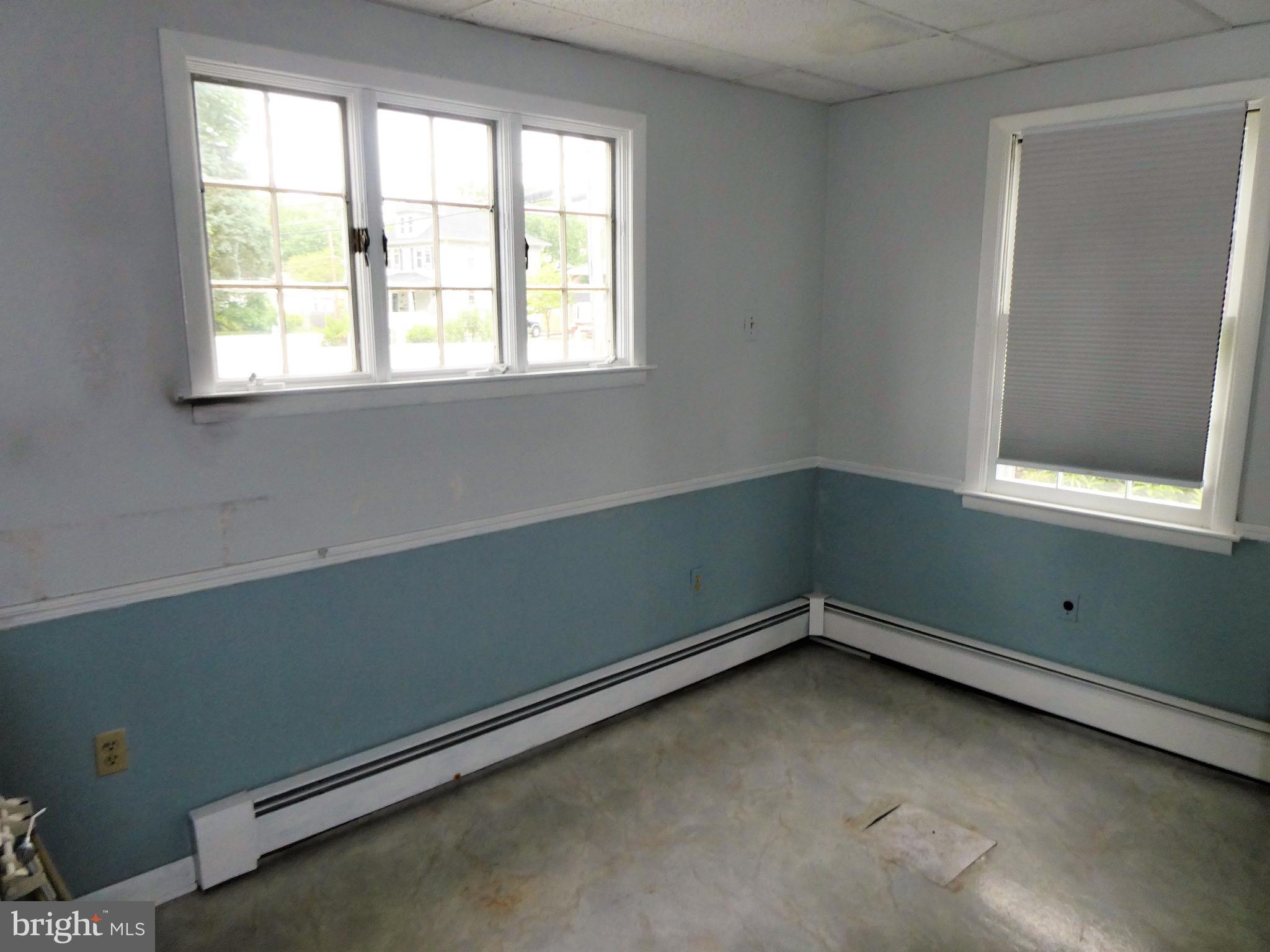 915 Stone Road Laurel Springs, NJ 08021 - Photo 15 of 30 an empty room with a window
