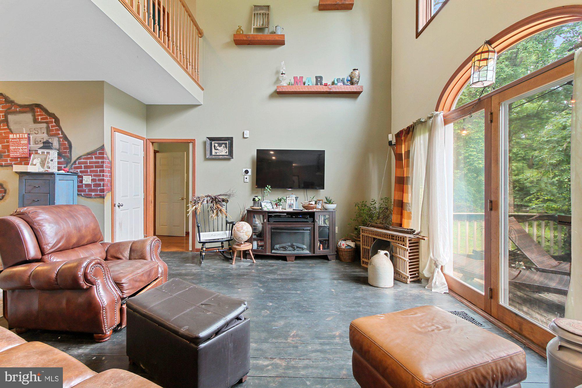 68 Clay Road Mertztown, PA 19539 - Photo 4 of 29 Living Room