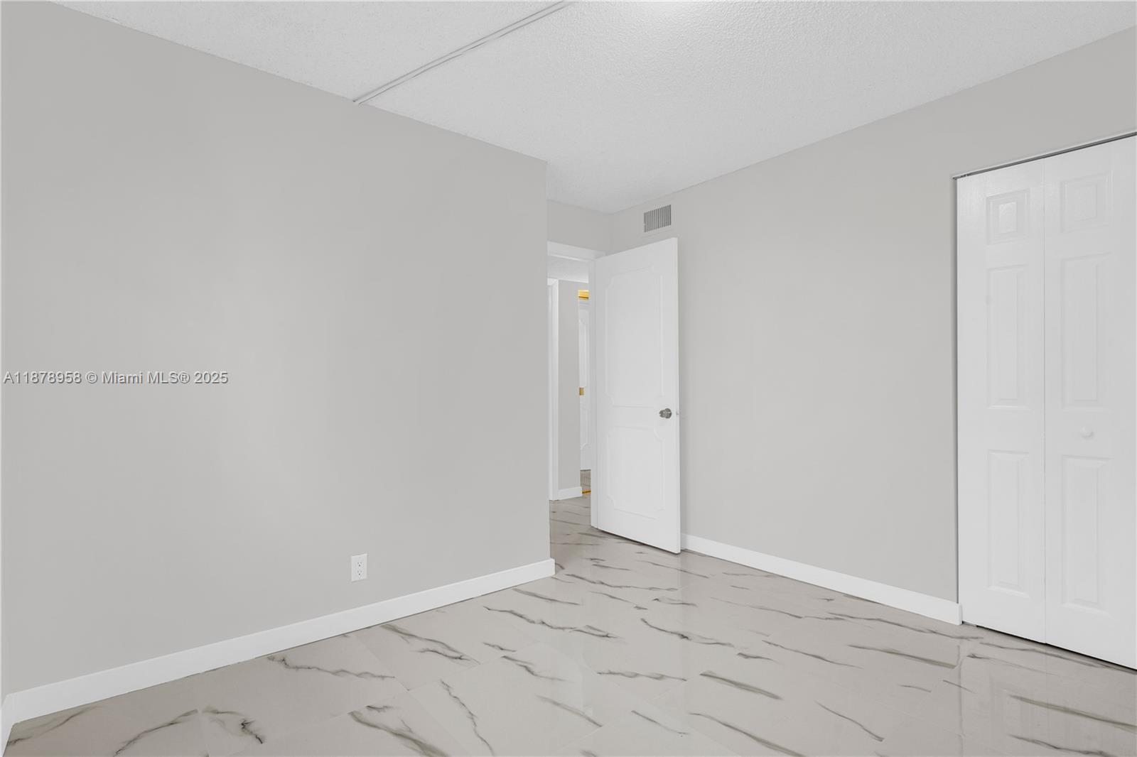 9355 Southwest 8th Street, Unit 425 Boca Raton, FL 33428 - Photo 15 of 42 a view of an empty room